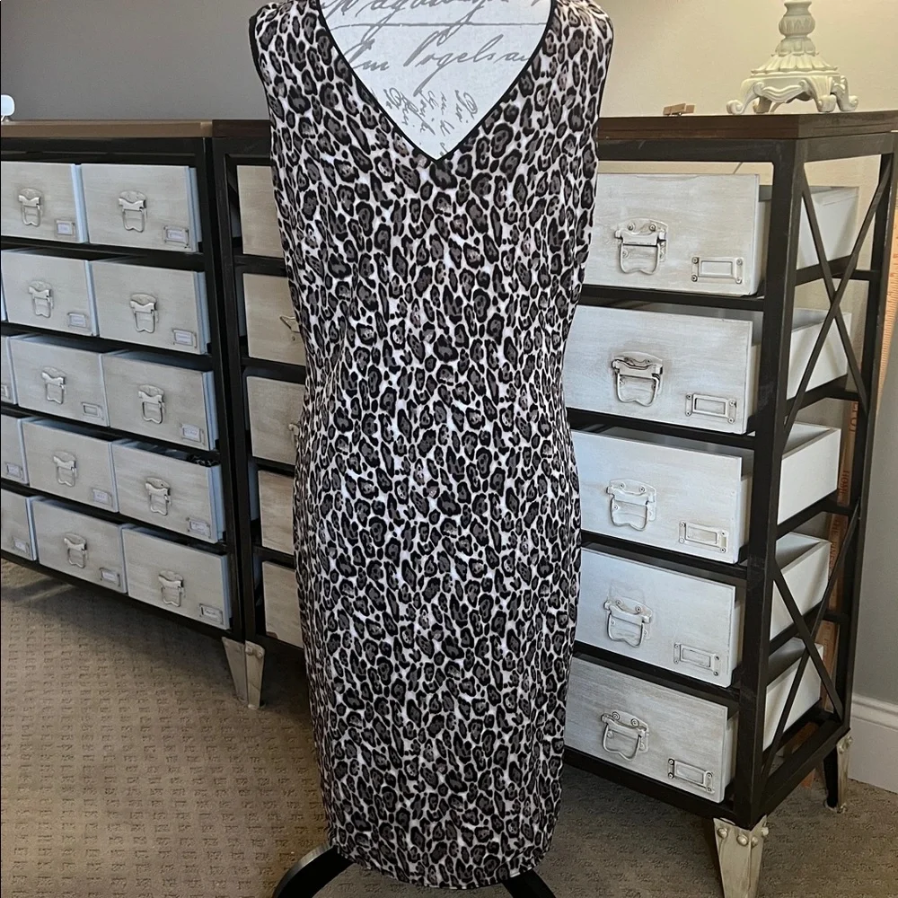 NEW White House Black Market Burgundy Leopard Animal Print Reversible Dress - Picture 1 of 10